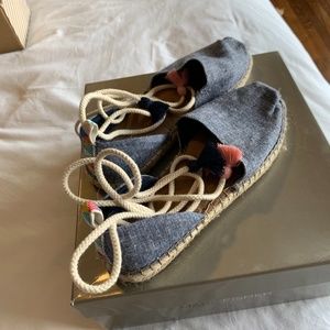 Never worn Tom’s espadrilles